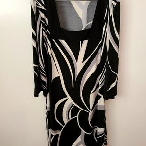 💝🌷 WHBM - NWT Black off white L Body Contour